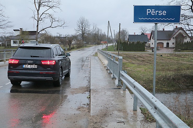 Travelnews.lv redakcija ar jauno un jaudīgo «Audi Q7 e-tron» apceļo Vidzemi 197265