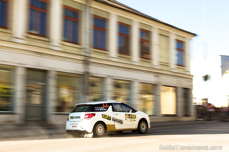 Talsu rallijā «putekļi pa gaisu», uzvarētājus šķir tikai 0,74 sekundes |
Foto autors: Gatis Smudzis Talsu rallijā «putekļi pa gaisu», uzvarētājus šķir tikai 0,74 sekundes |
Foto autors: Gatis Smudzis 197970