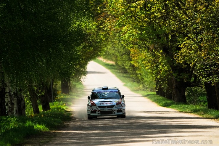 Talsu rallijā «putekļi pa gaisu», uzvarētājus šķir tikai 0,74 sekundes |
Foto autors: Gatis Smudzis Talsu rallijā «putekļi pa gaisu», uzvarētājus šķir tikai 0,74 sekundes |
Foto autors: Gatis Smudzis 197971