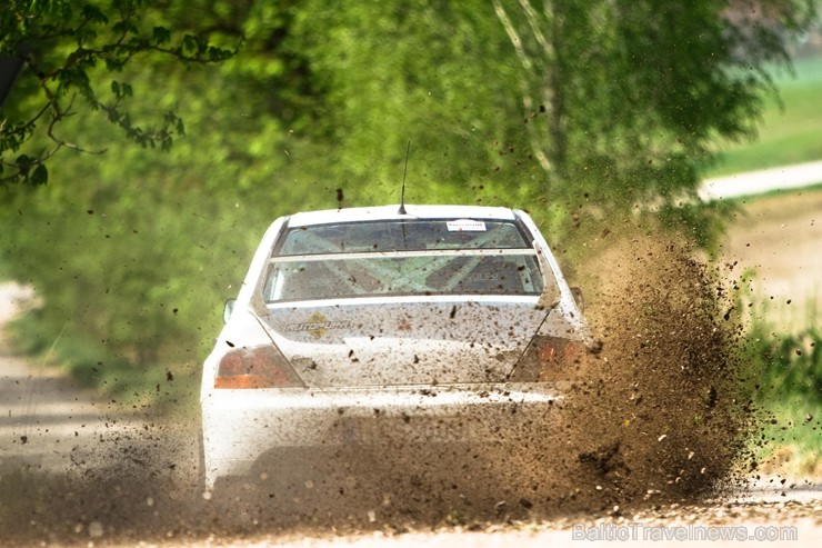 Talsu rallijā «putekļi pa gaisu», uzvarētājus šķir tikai 0,74 sekundes |
Foto autors: Gatis Smudzis Talsu rallijā «putekļi pa gaisu», uzvarētājus šķir tikai 0,74 sekundes |
Foto autors: Gatis Smudzis 197972