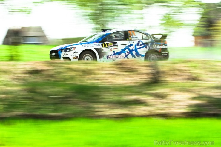 Talsu rallijā «putekļi pa gaisu», uzvarētājus šķir tikai 0,74 sekundes |
Foto autors: Gatis Smudzis Talsu rallijā «putekļi pa gaisu», uzvarētājus šķir tikai 0,74 sekundes |
Foto autors: Gatis Smudzis 197978
