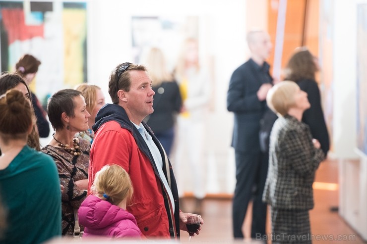 Liepājas koncertzālē «Lielais dzintars» atklāta latviešu gleznotājas Džemmas Skulmes personālizstāde «Krāsas garša» Liepājas koncertzālē «Lielais dzintars» atklāta latviešu gleznotājas Džemmas Skulmes personālizstāde «Krāsas garša» 198642