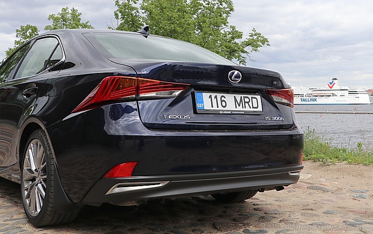 Travelnews.lv redakcija ar jauno «Lexus IS300H» apceļo Latgali un 4 dienās nobrauc 1000 km garu maršrutu Travelnews.lv redakcija ar jauno «Lexus IS300H» apceļo Latgali un 4 dienās nobrauc 1000 km garu maršrutu 199070