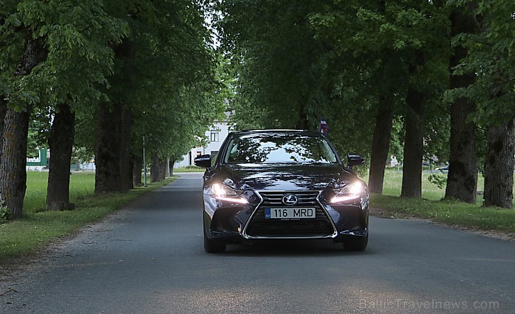 Travelnews.lv redakcija ar jauno «Lexus IS300H» apceļo Latgali un 4 dienās nobrauc 1000 km garu maršrutu Travelnews.lv redakcija ar jauno «Lexus IS300H» apceļo Latgali un 4 dienās nobrauc 1000 km garu maršrutu 199079