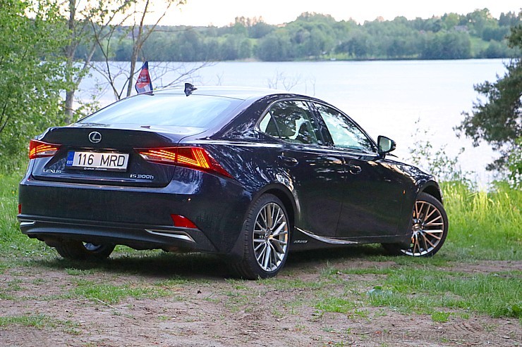 Travelnews.lv redakcija ar jauno «Lexus IS300H» apceļo Latgali un 4 dienās nobrauc 1000 km garu maršrutu Travelnews.lv redakcija ar jauno «Lexus IS300H» apceļo Latgali un 4 dienās nobrauc 1000 km garu maršrutu 199083