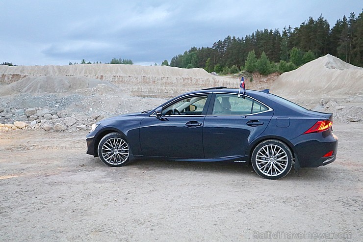 Travelnews.lv redakcija ar jauno «Lexus IS300H» apceļo Latgali un 4 dienās nobrauc 1000 km garu maršrutu Travelnews.lv redakcija ar jauno «Lexus IS300H» apceļo Latgali un 4 dienās nobrauc 1000 km garu maršrutu 199085