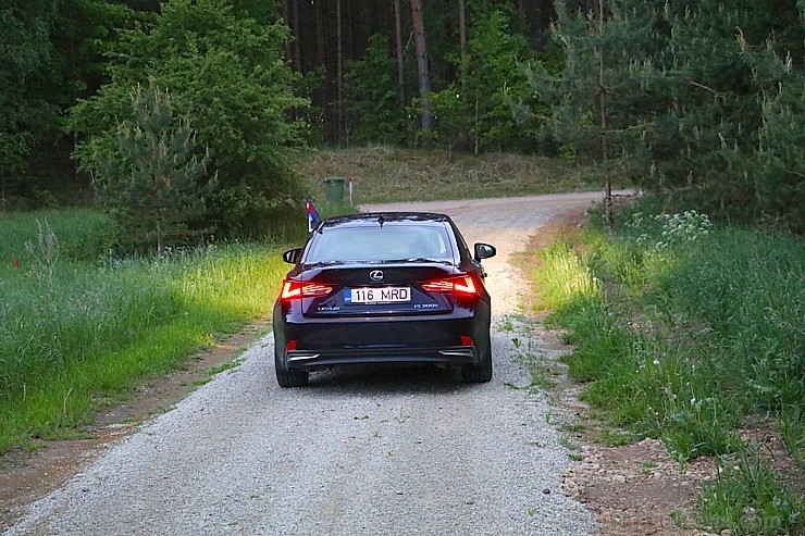Travelnews.lv redakcija ar jauno «Lexus IS300H» apceļo Latgali un 4 dienās nobrauc 1000 km garu maršrutu Travelnews.lv redakcija ar jauno «Lexus IS300H» apceļo Latgali un 4 dienās nobrauc 1000 km garu maršrutu 199092