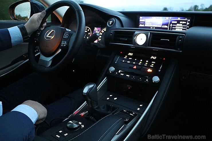 Travelnews.lv redakcija ar jauno «Lexus IS300H» apceļo Latgali un 4 dienās nobrauc 1000 km garu maršrutu Travelnews.lv redakcija ar jauno «Lexus IS300H» apceļo Latgali un 4 dienās nobrauc 1000 km garu maršrutu 199097