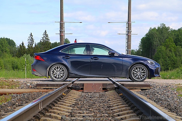 Travelnews.lv redakcija ar jauno «Lexus IS300H» apceļo Latgali un 4 dienās nobrauc 1000 km garu maršrutu Travelnews.lv redakcija ar jauno «Lexus IS300H» apceļo Latgali un 4 dienās nobrauc 1000 km garu maršrutu 199130