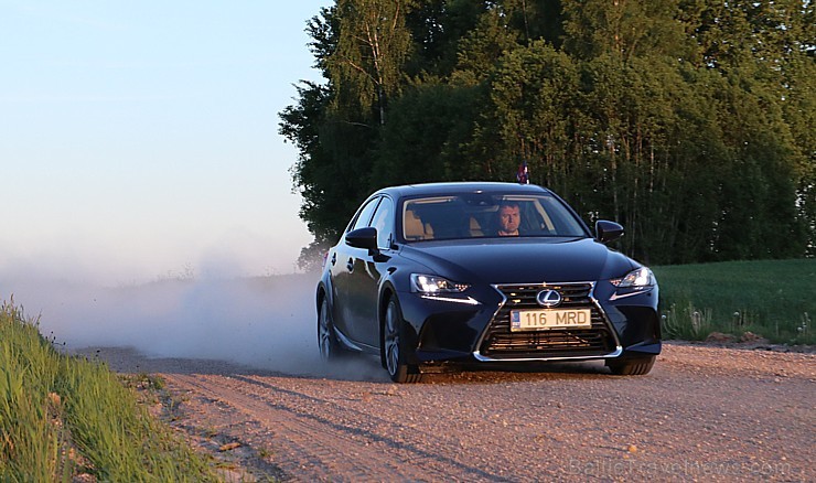 Travelnews.lv redakcija ar jauno «Lexus IS300H» apceļo Latgali un 4 dienās nobrauc 1000 km garu maršrutu Travelnews.lv redakcija ar jauno «Lexus IS300H» apceļo Latgali un 4 dienās nobrauc 1000 km garu maršrutu 199133