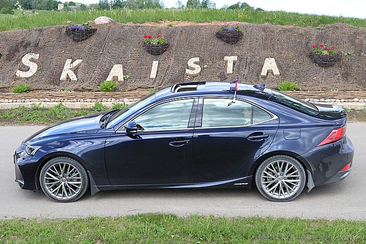 Travelnews.lv redakcija ar jauno «Lexus IS300H» apceļo Latgali un 4 dienās nobrauc 1000 km garu maršrutu Travelnews.lv redakcija ar jauno «Lexus IS300H» apceļo Latgali un 4 dienās nobrauc 1000 km garu maršrutu 199138