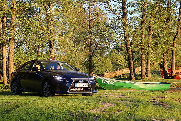 Travelnews.lv redakcija ar jauno «Lexus IS300H» apceļo Latgali un 4 dienās nobrauc 1000 km garu maršrutu Travelnews.lv redakcija ar jauno «Lexus IS300H» apceļo Latgali un 4 dienās nobrauc 1000 km garu maršrutu 199139