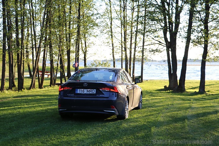 Travelnews.lv redakcija ar jauno «Lexus IS300H» apceļo Latgali un 4 dienās nobrauc 1000 km garu maršrutu Travelnews.lv redakcija ar jauno «Lexus IS300H» apceļo Latgali un 4 dienās nobrauc 1000 km garu maršrutu 199140