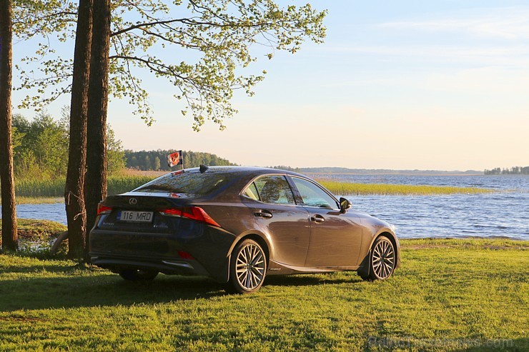 Travelnews.lv redakcija ar jauno «Lexus IS300H» apceļo Latgali un 4 dienās nobrauc 1000 km garu maršrutu Travelnews.lv redakcija ar jauno «Lexus IS300H» apceļo Latgali un 4 dienās nobrauc 1000 km garu maršrutu 199142
