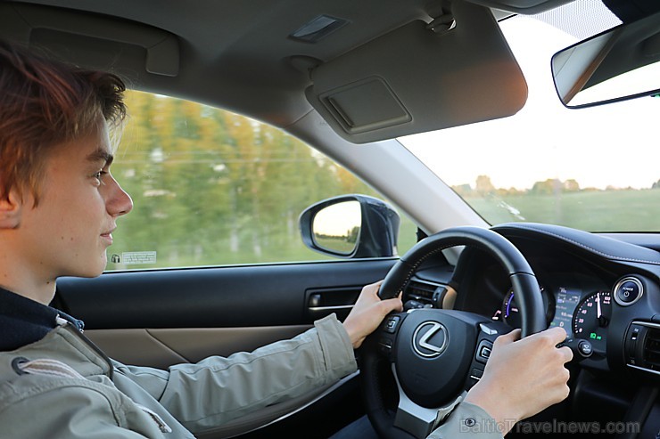 Travelnews.lv redakcija ar jauno «Lexus IS300H» apceļo Latgali un 4 dienās nobrauc 1000 km garu maršrutu Travelnews.lv redakcija ar jauno «Lexus IS300H» apceļo Latgali un 4 dienās nobrauc 1000 km garu maršrutu 199148