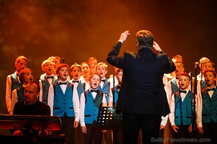 Aizvadīti trīs komponista un pianista Ulda Marhileviča mūzikas Jubilejas autorkoncerti 199192