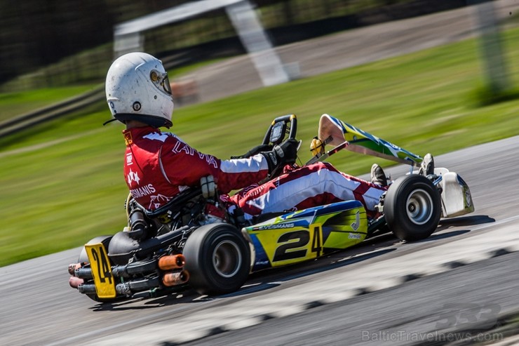 Rīgā «Rotax Nordic Challenge» spēkus mērījuši sporta kartingi 199228