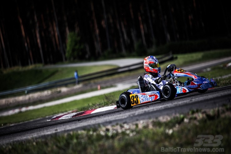 Rīgā «Rotax Nordic Challenge» spēkus mērījuši sporta kartingi 199240