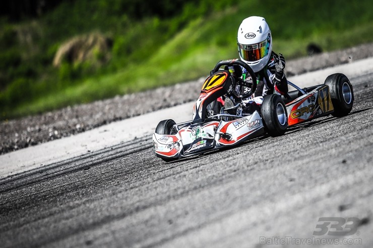 Rīgā «Rotax Nordic Challenge» spēkus mērījuši sporta kartingi 199243