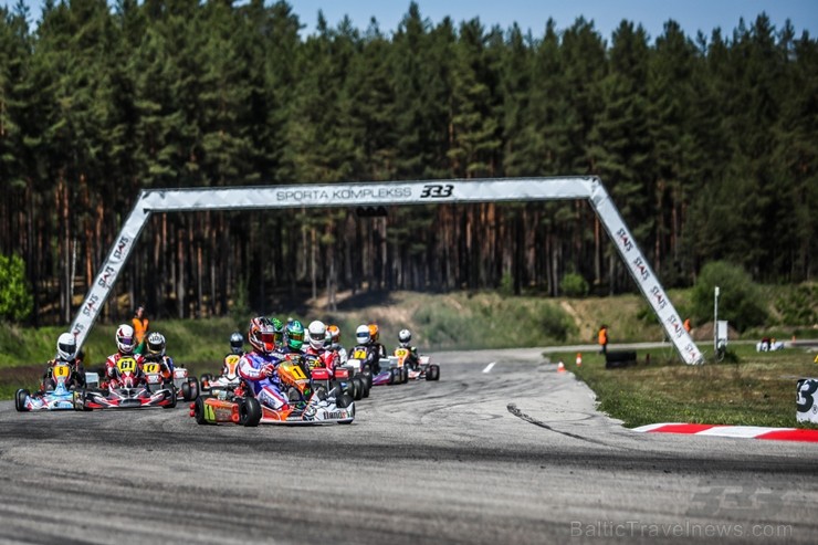 Rīgā «Rotax Nordic Challenge» spēkus mērījuši sporta kartingi 199258
