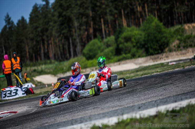 Rīgā «Rotax Nordic Challenge» spēkus mērījuši sporta kartingi 199259