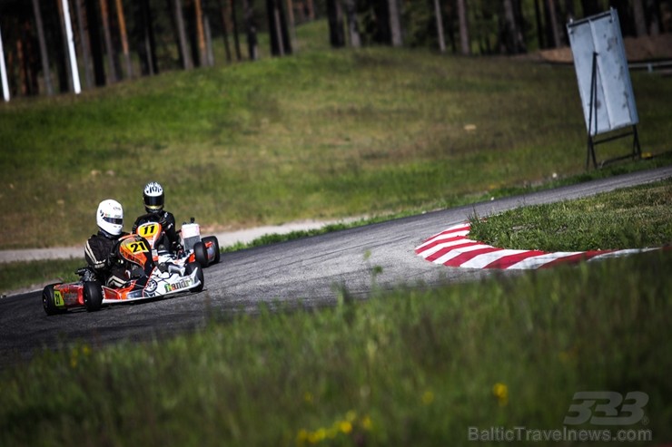 Rīgā «Rotax Nordic Challenge» spēkus mērījuši sporta kartingi 199278