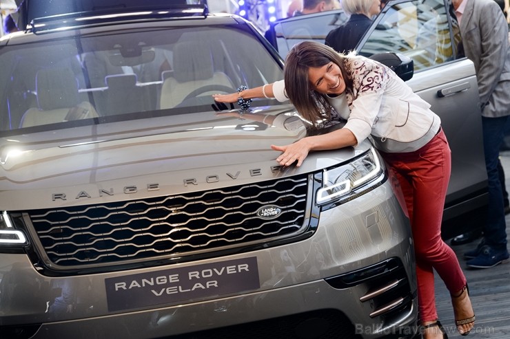 Rīgā prezentēts jaunais «Range Rover Velar» 199641