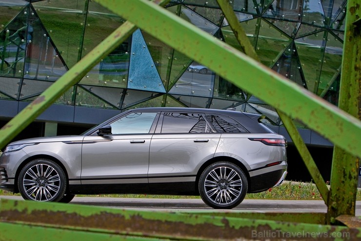 Jaunais Range Rover Velar «atrādījies» Rīgas ielās 199977