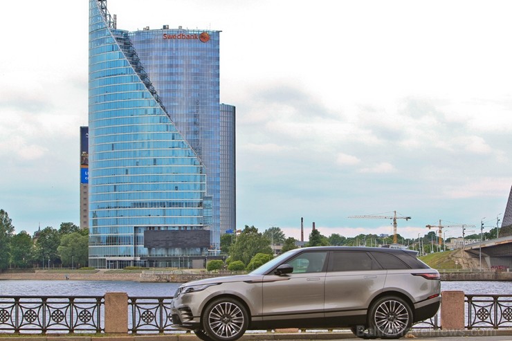 Jaunais Range Rover Velar «atrādījies» Rīgas ielās 199994