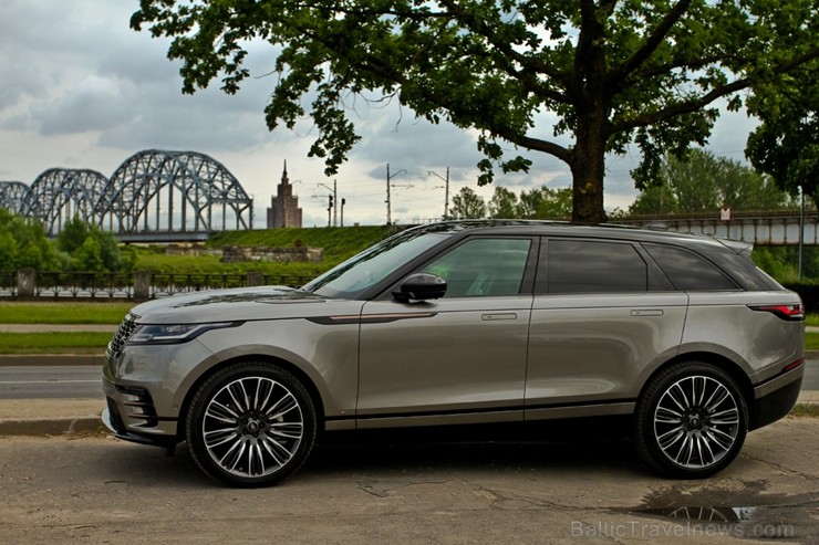 Jaunais Range Rover Velar «atrādījies» Rīgas ielās 199997