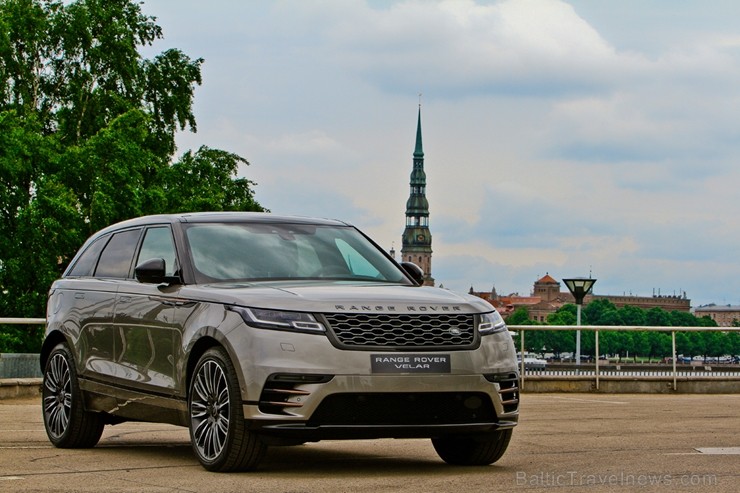 Jaunais Range Rover Velar «atrādījies» Rīgas ielās 200002