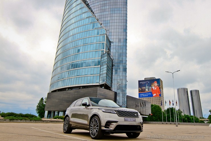 Jaunais Range Rover Velar «atrādījies» Rīgas ielās 200004
