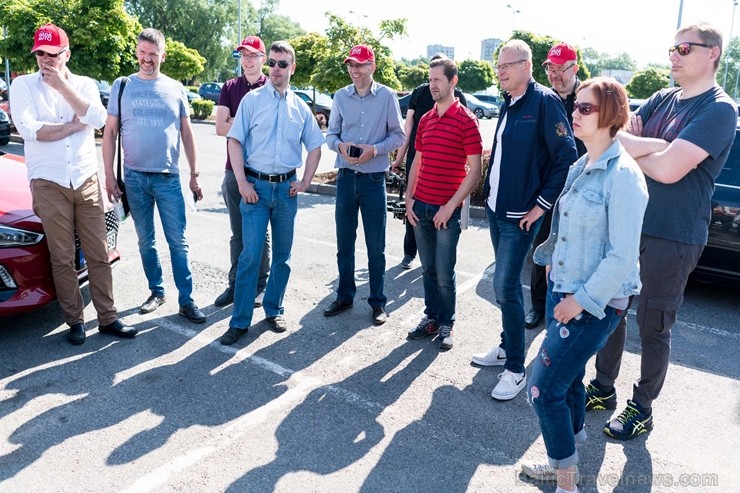Konkursā «Latvijas Gada auto 2018» noritējis pirmais testa brauciens 200156