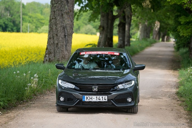 Konkursā «Latvijas Gada auto 2018» noritējis pirmais testa brauciens 200169