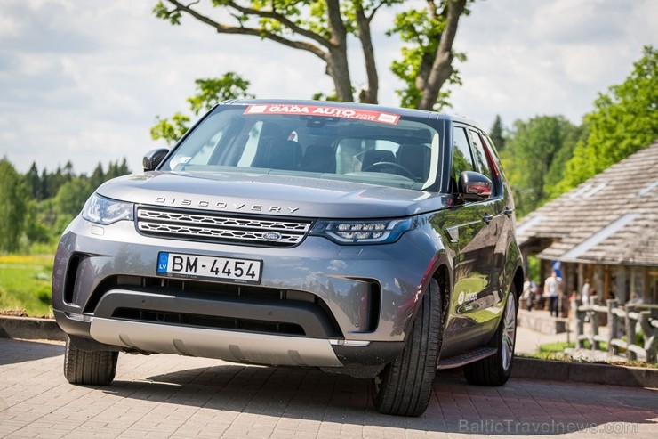 Konkursā «Latvijas Gada auto 2018» noritējis pirmais testa brauciens 200176