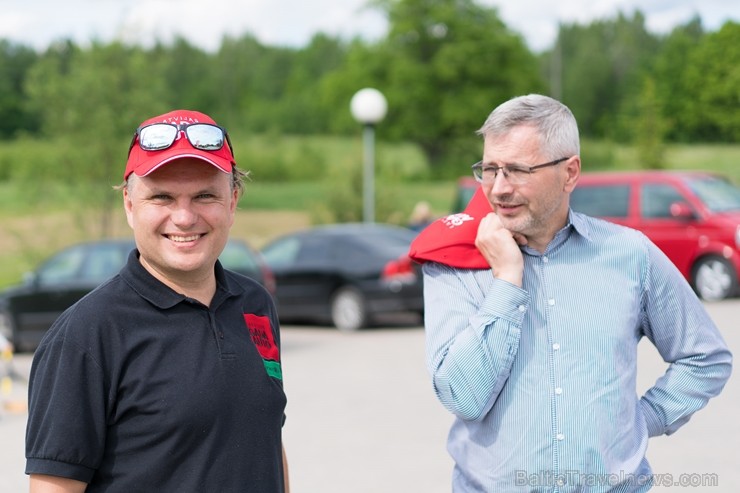 Konkursā «Latvijas Gada auto 2018» noritējis pirmais testa brauciens 200179