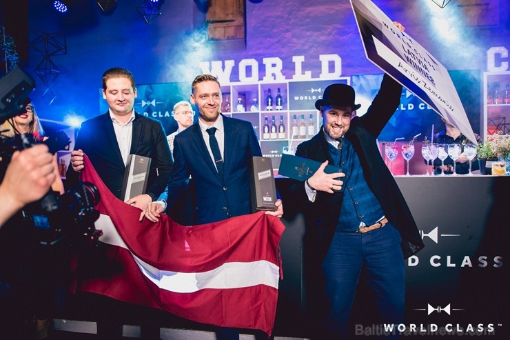 Latvijā pirmo reizi notiekošā pasaules bārmeņu konkursa finālā noskaidrots Baltijas labākais bārmenis Latvijā pirmo reizi notiekošā pasaules bārmeņu konkursa finālā noskaidrots Baltijas labākais bārmenis 200257