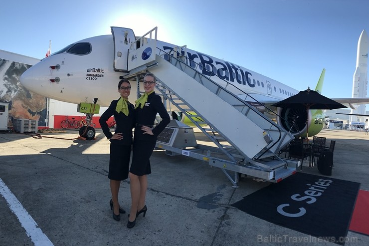 «Airbaltic» pasaulē lielākajā aviācijas izstādē Parīzē prezentē «Bombardier» CS300 lidmašīnu 200580