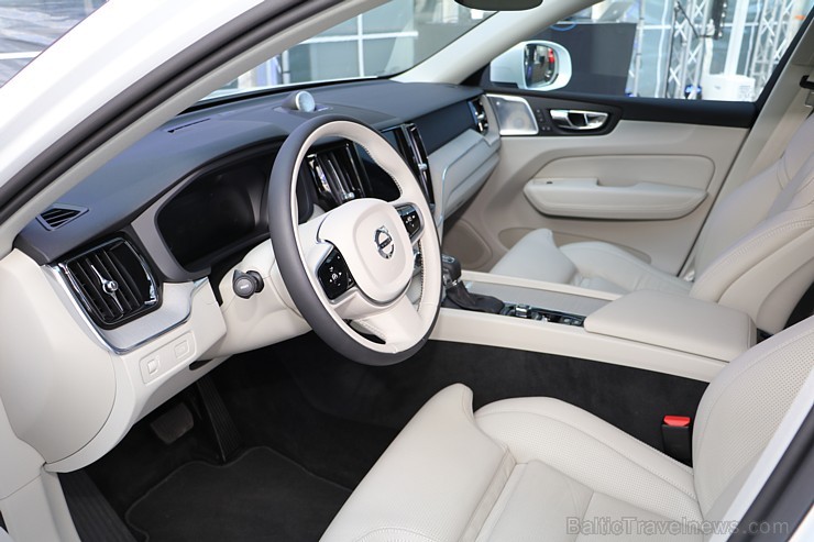«Mūsa Motors Rīga» prezentē jauno krosoveru Volvo XC60 201003
