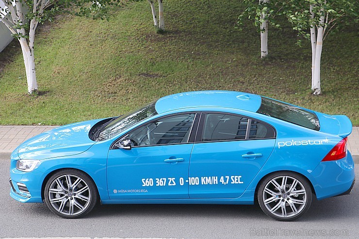 Travelnews.lv ceļo uz Jaunpili ar jauno un jaudīgo Volvo S60 Polestar 201057