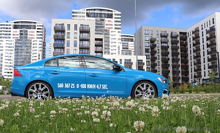 Travelnews.lv ceļo uz Jaunpili ar jauno un jaudīgo Volvo S60 Polestar 201058