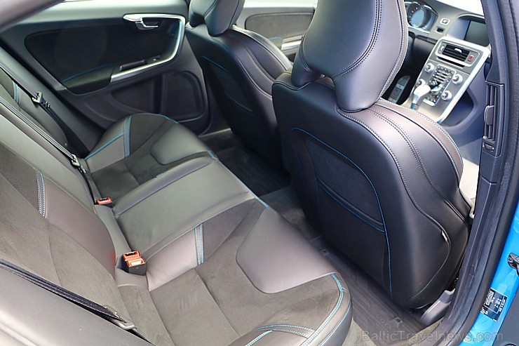 Travelnews.lv ceļo uz Jaunpili ar jauno un jaudīgo Volvo S60 Polestar 201063
