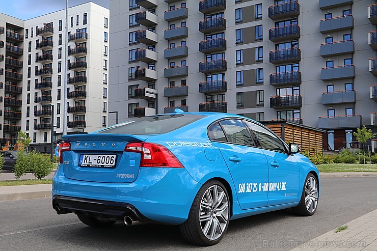 Travelnews.lv ceļo uz Jaunpili ar jauno un jaudīgo Volvo S60 Polestar 201065