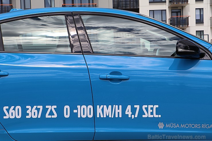 Travelnews.lv ceļo uz Jaunpili ar jauno un jaudīgo Volvo S60 Polestar 201068