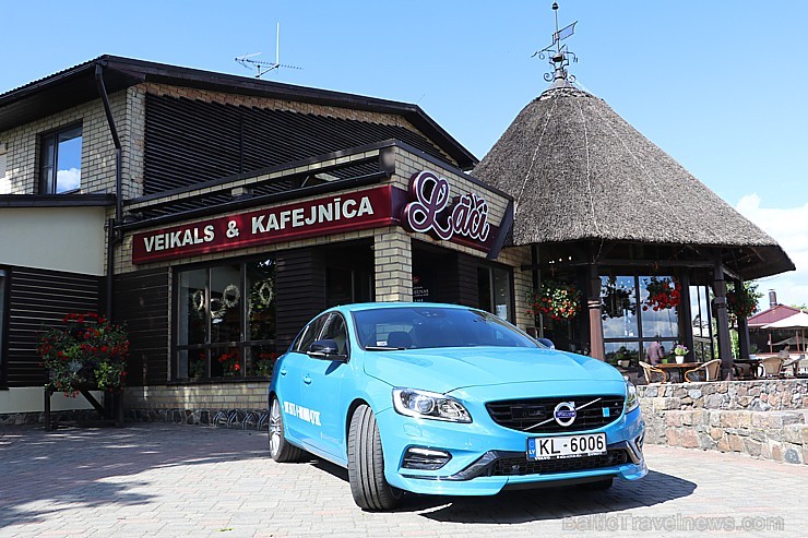 Travelnews.lv ceļo uz Jaunpili ar jauno un jaudīgo Volvo S60 Polestar 201075