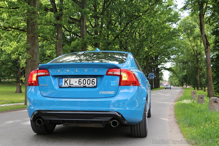 Travelnews.lv ceļo uz Jaunpili ar jauno un jaudīgo Volvo S60 Polestar 201099