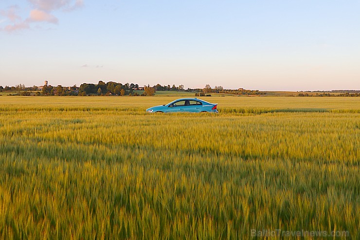 Travelnews.lv ceļo uz Jaunpili ar jauno un jaudīgo Volvo S60 Polestar 201117