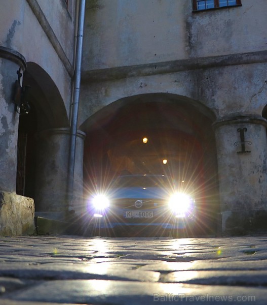 Travelnews.lv ceļo uz Jaunpili ar jauno un jaudīgo Volvo S60 Polestar 201128