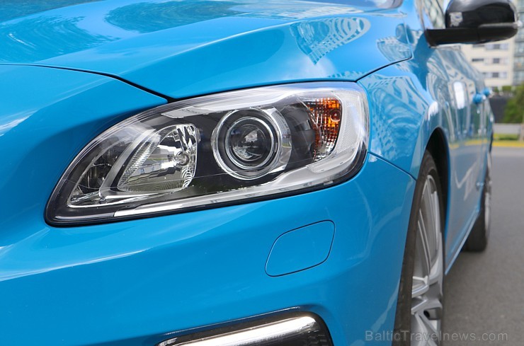 Travelnews.lv ceļo uz Jaunpili ar jauno un jaudīgo Volvo S60 Polestar 201135