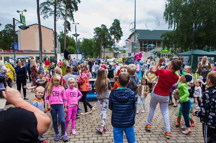 Saulkrastos ģimeniski un sportiski aizvadīti pilsētas svētki 201722